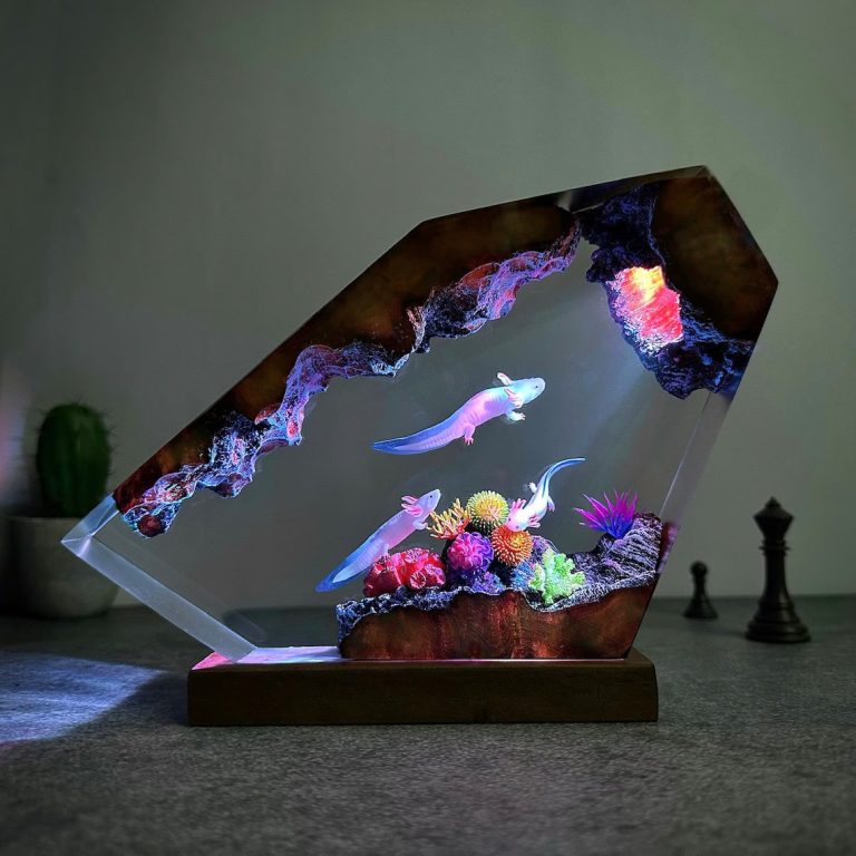 Mexican Salamander resin lamp