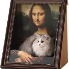 Mona Lisa Cat Bed